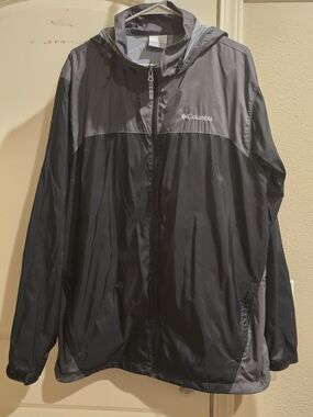 Columbia Lightweight Hooded Windbreaker in Black and Gray
